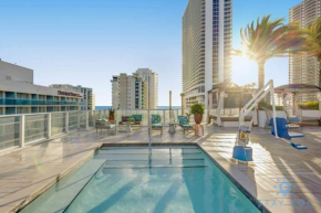 Luxury 3 BR Stunning View & High Floor Hot Tub